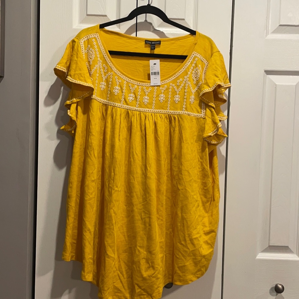 NWT Lane Bryant Flutter Sleeve Top